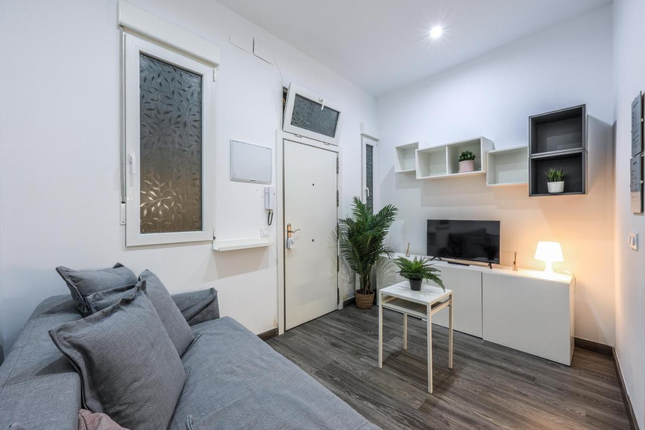 Discover Madrid From Our Cozy Studio Bagian luar foto