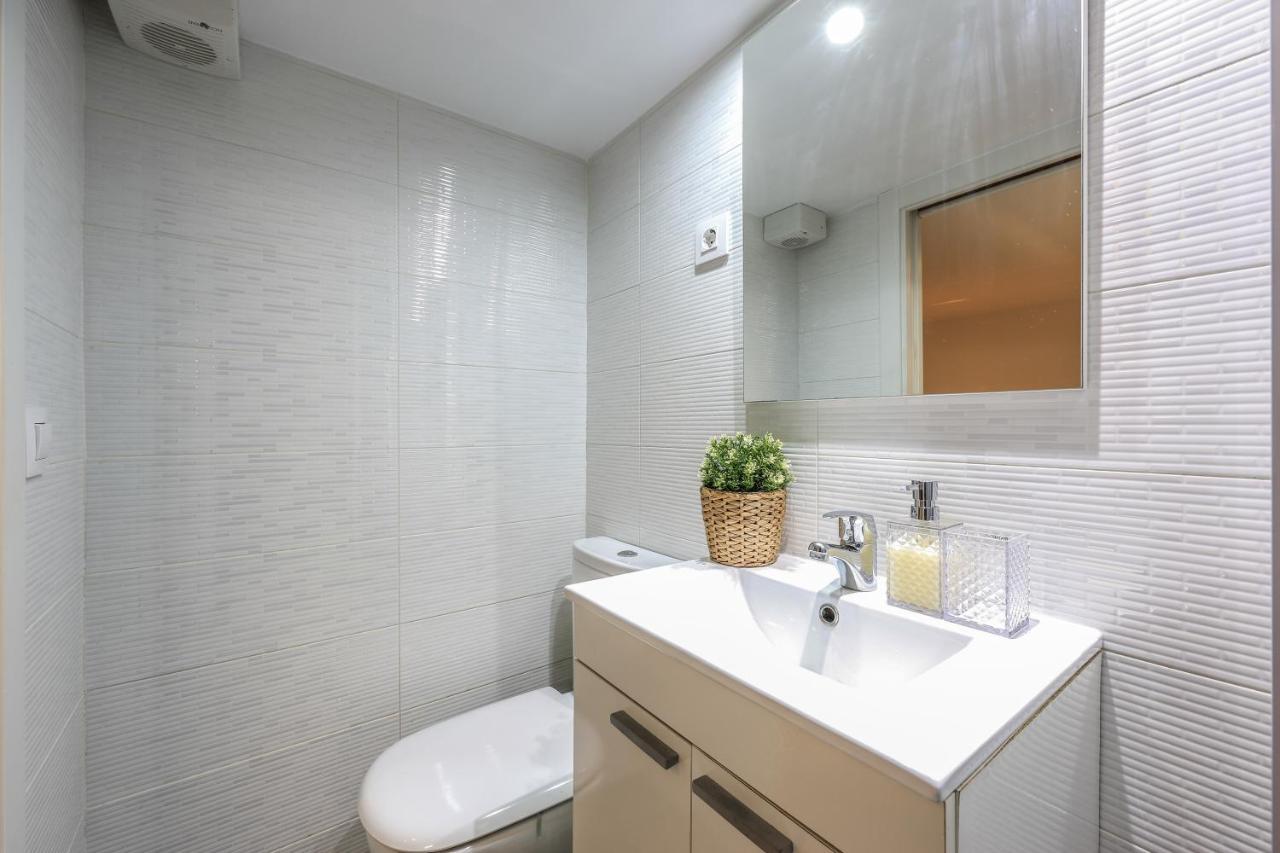 Discover Madrid From Our Cozy Studio Bagian luar foto
